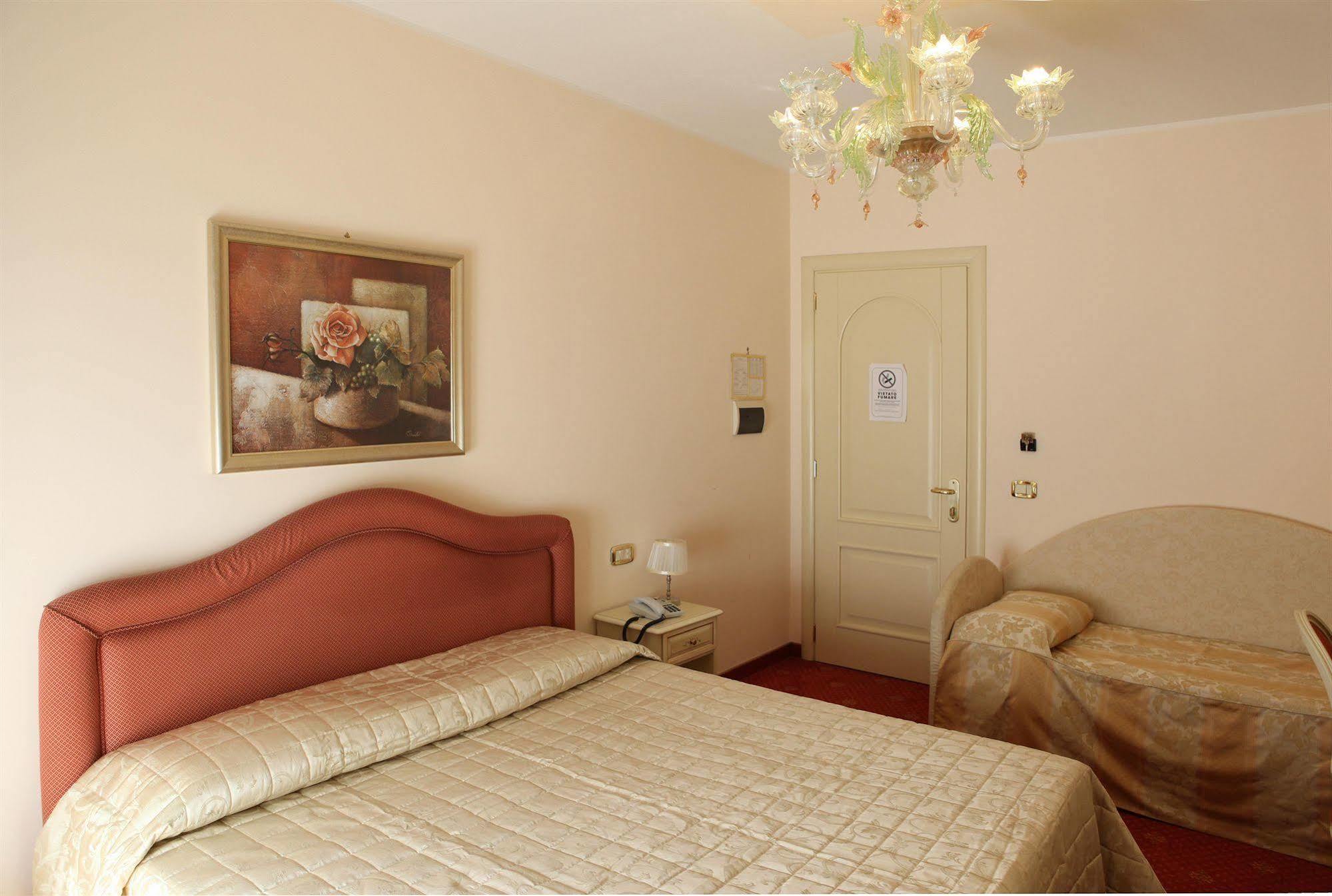 Nice Hotel Mestre Exterior foto